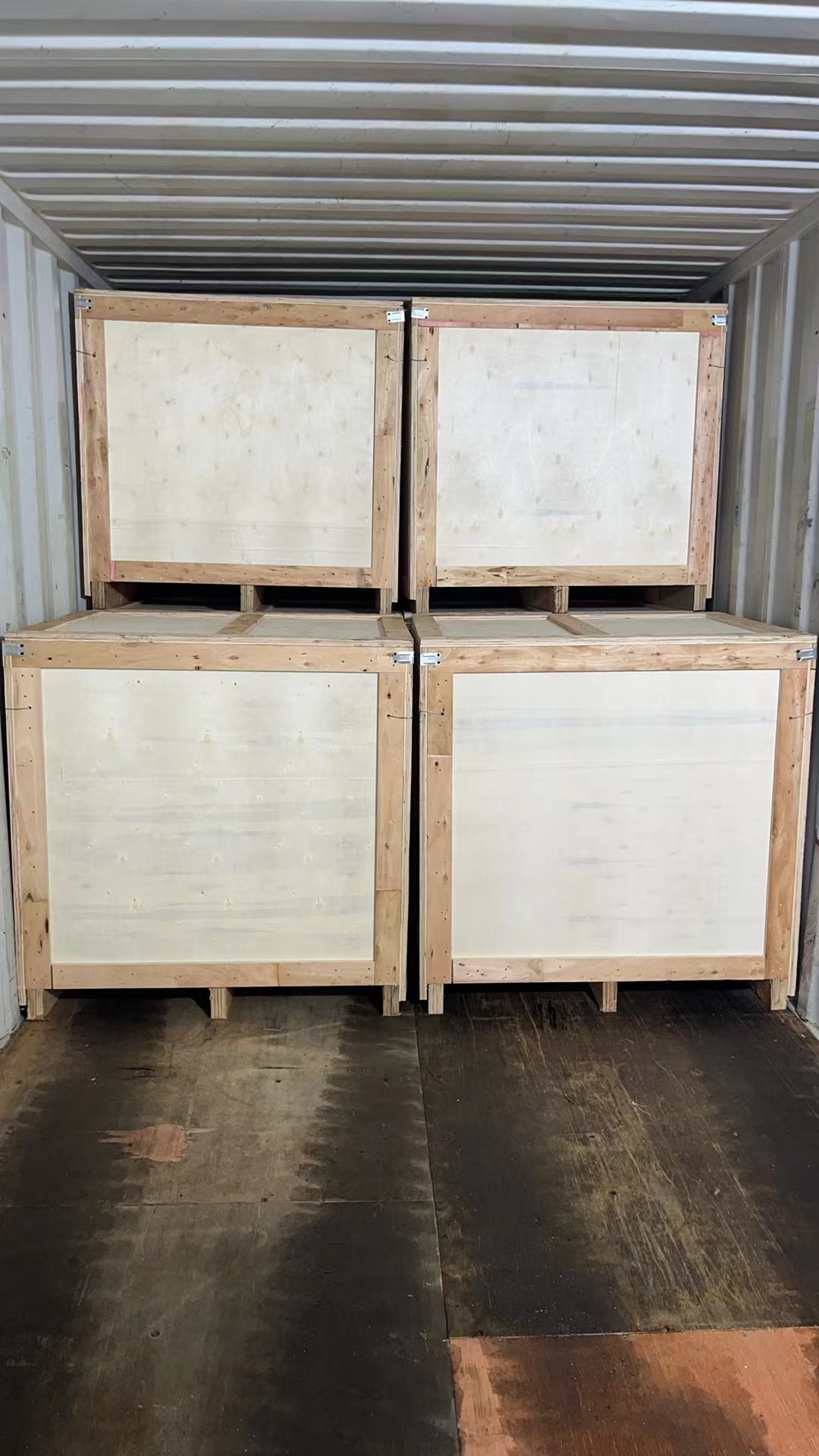 cummins 6BT5.9 engine packing with wooden box load container to client