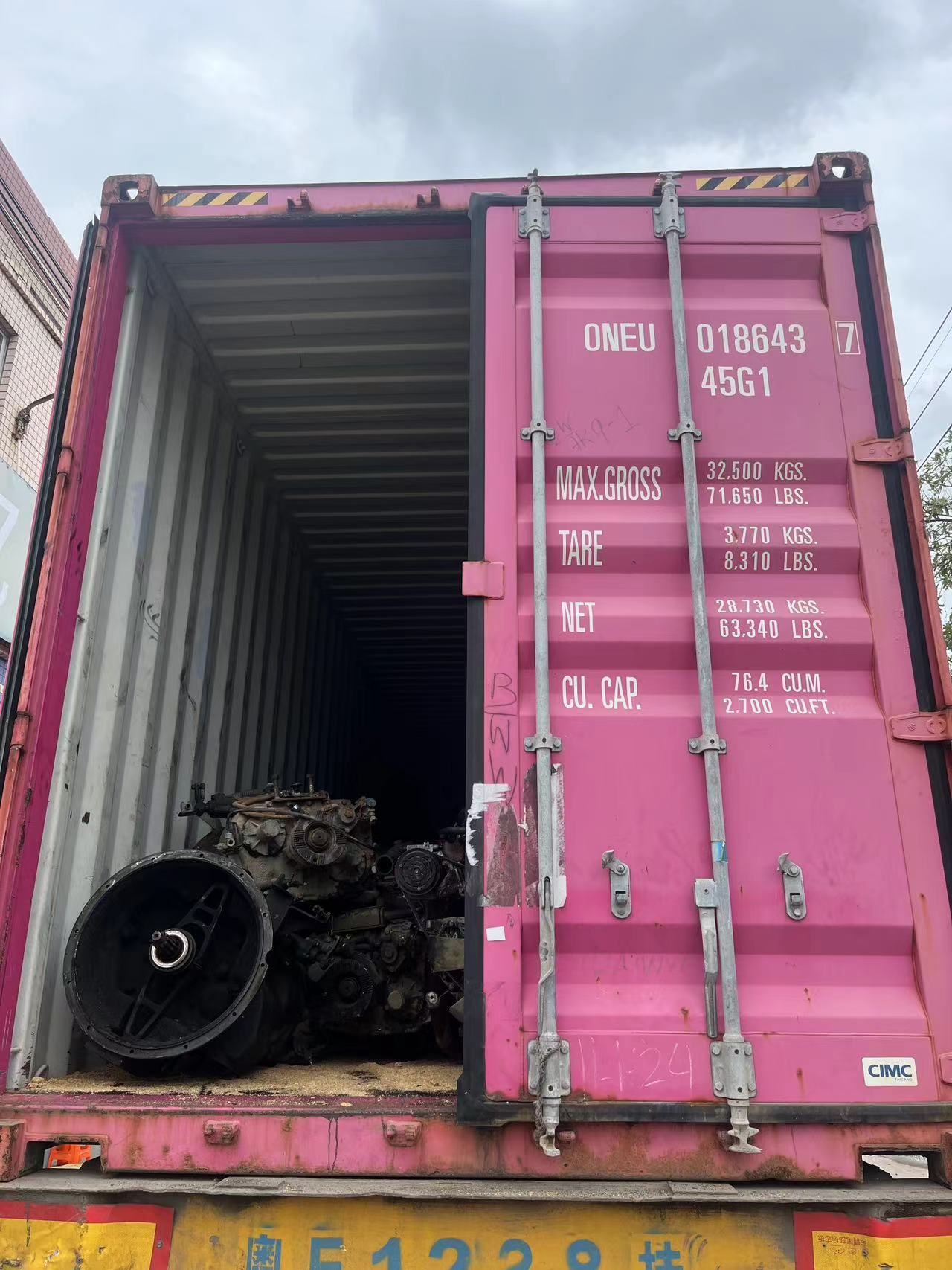 cummins used engines send to salvador