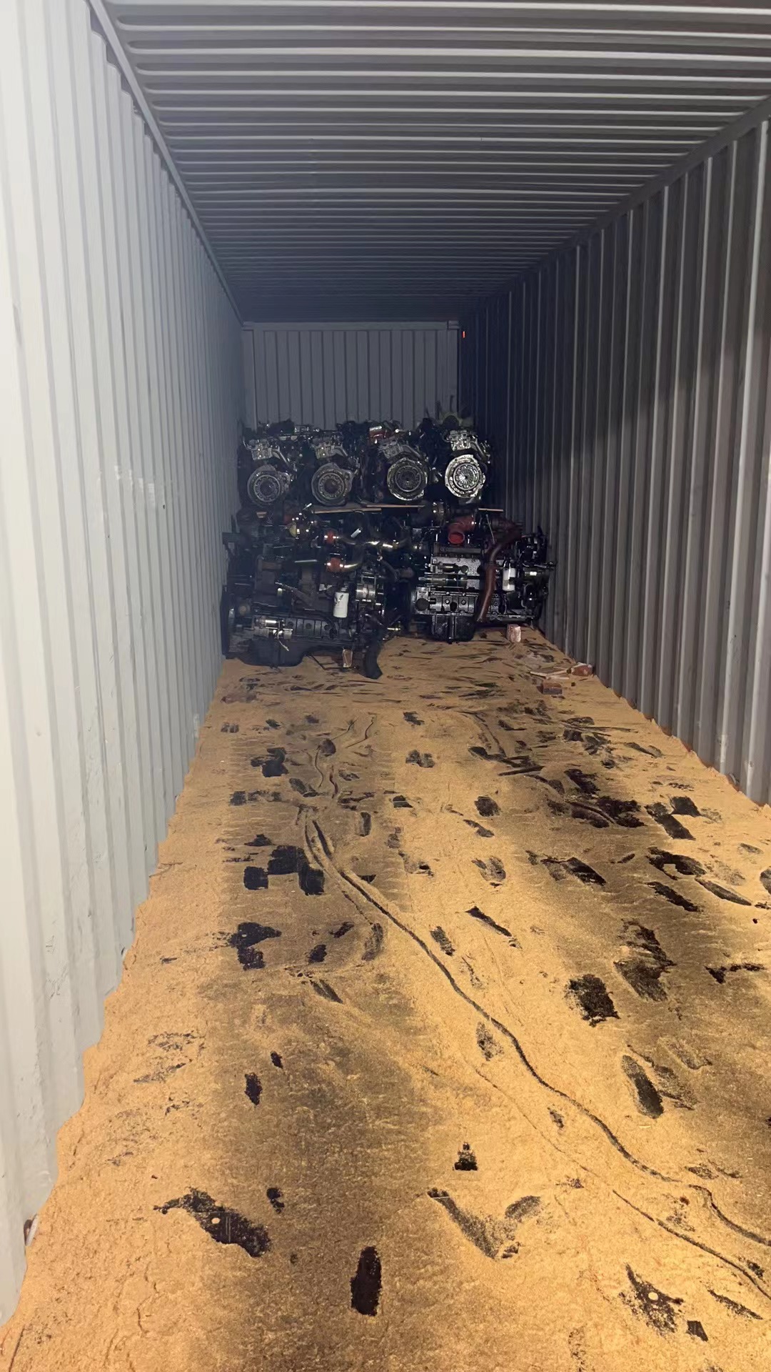 Loading Container In June (图5)