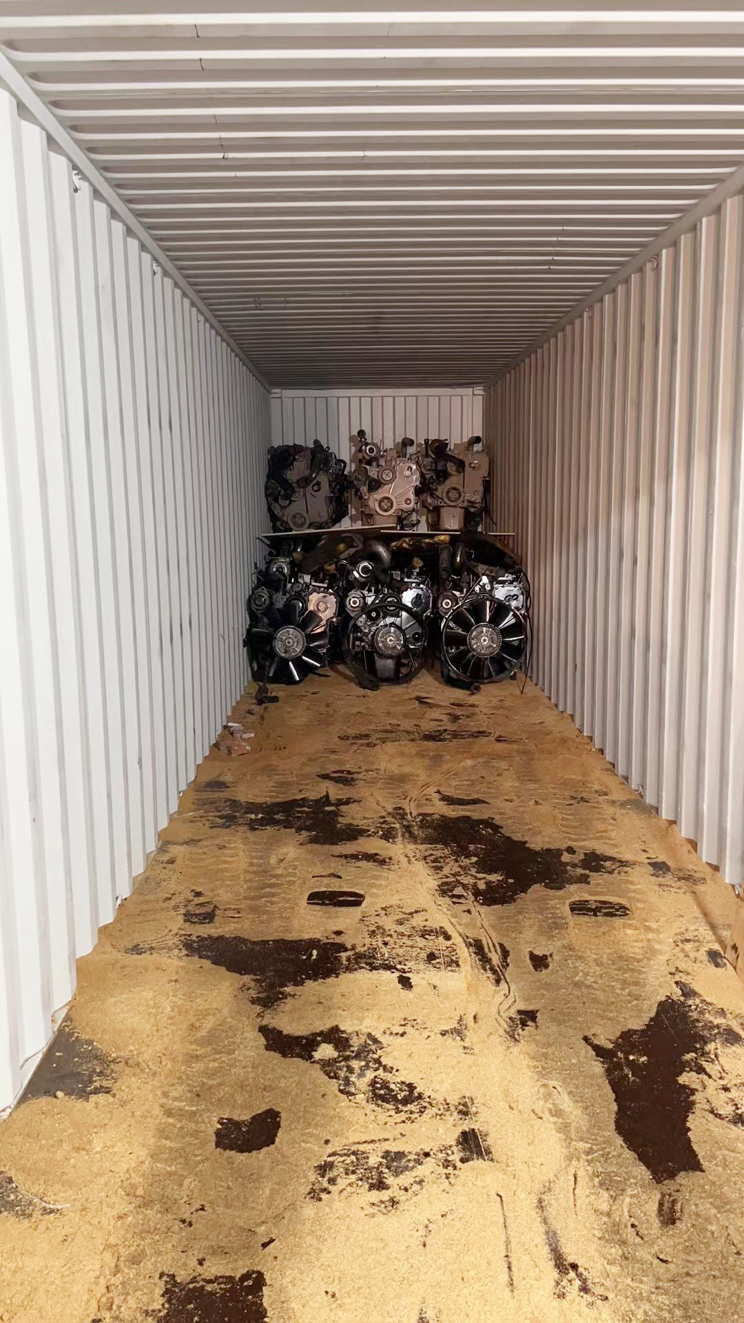 Loading Container for Cummins engines in July(图2)