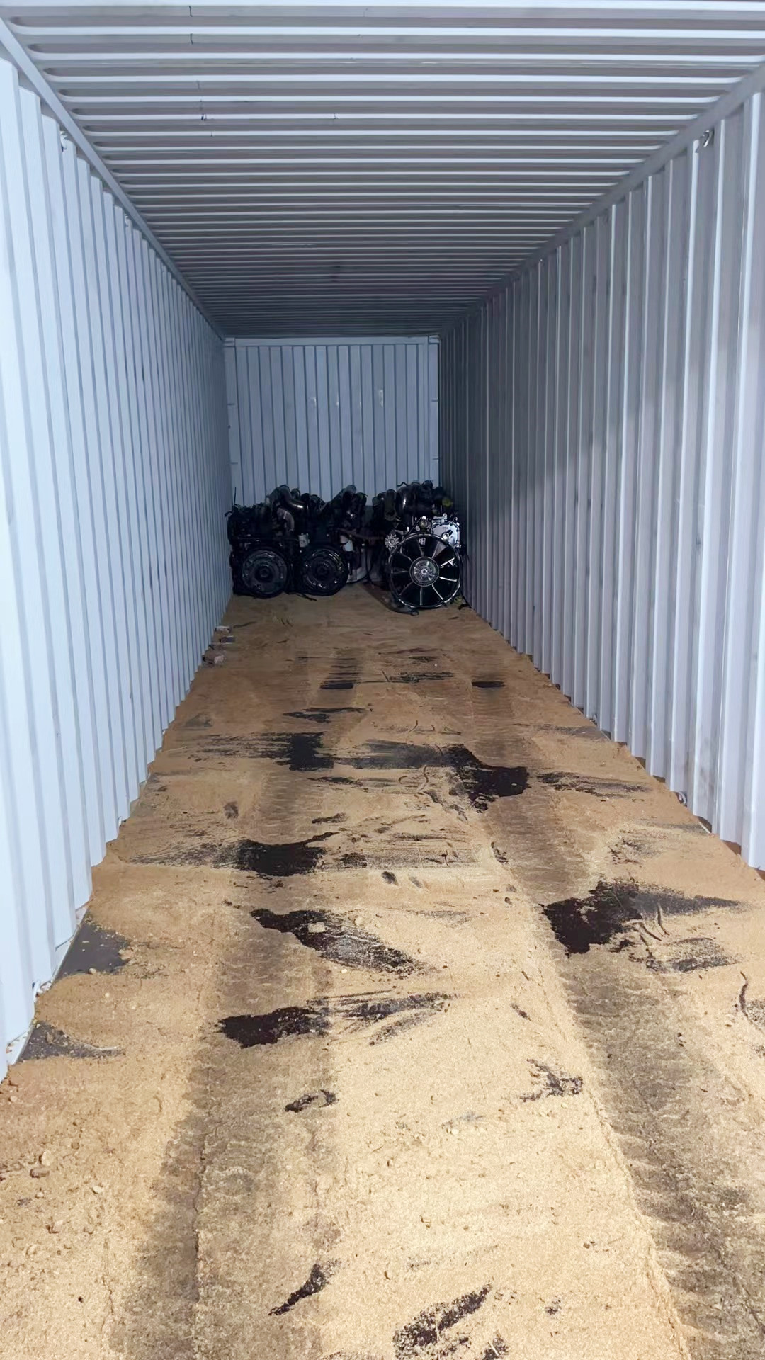 Loading Container for Cummins engines in July(图1)
