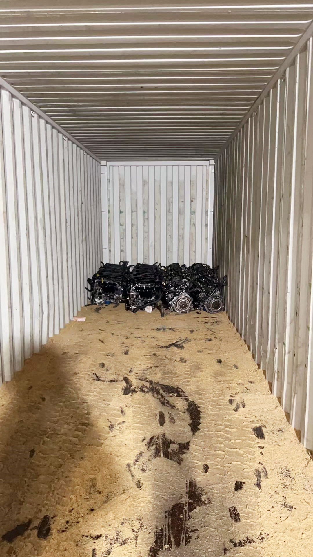 Bangnisen load container to Mexico for Cummins Engine (图1)
