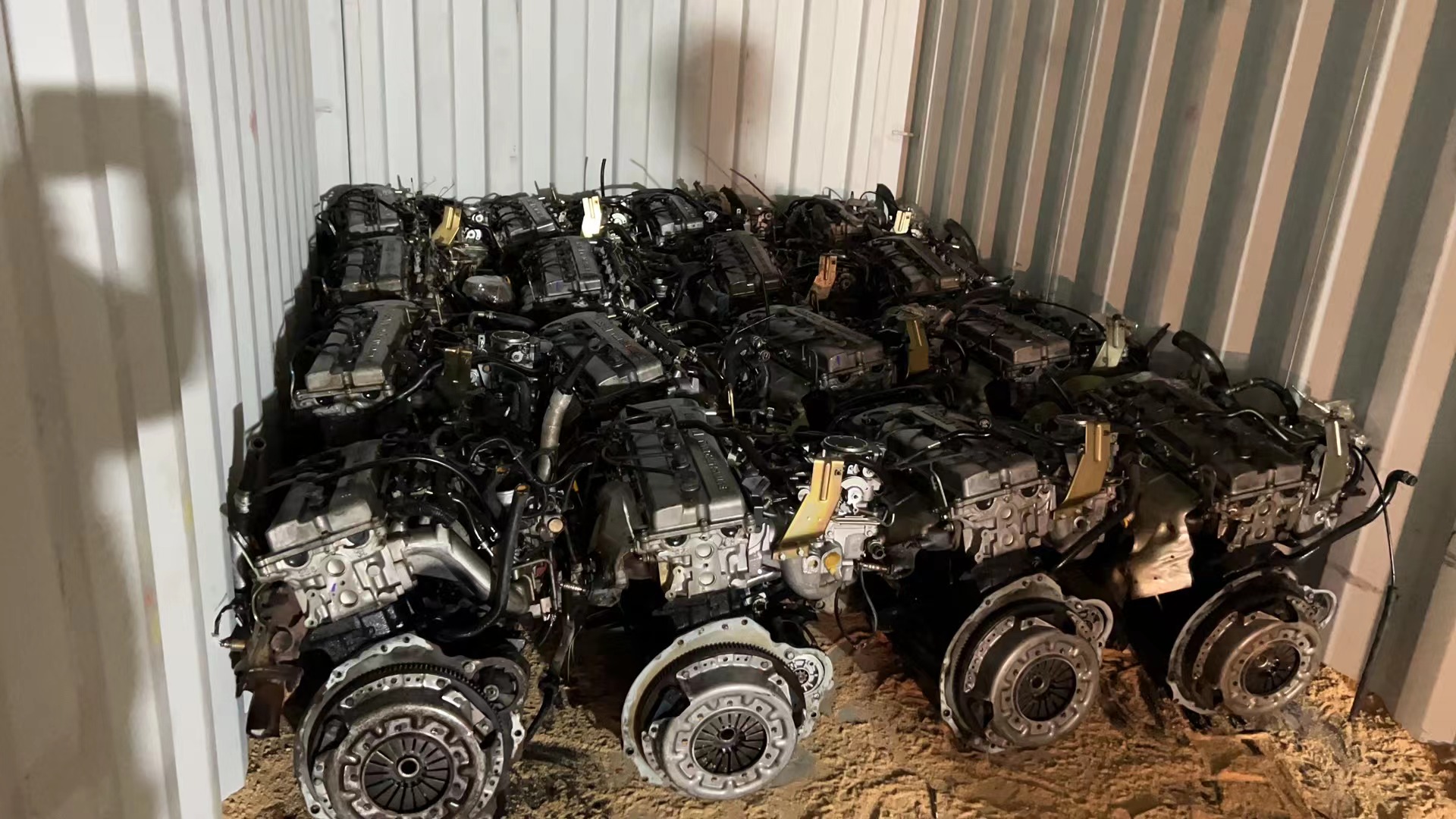 Bangnisen load new shipment for Nissan engines(图2)