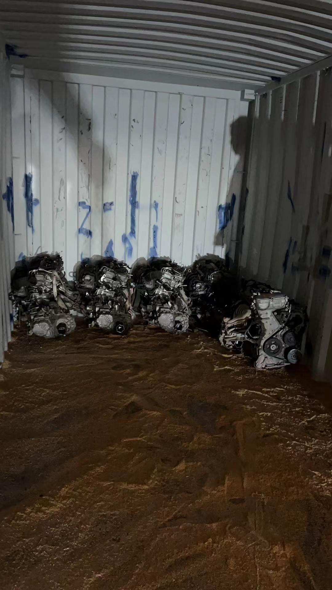 BANGNISEN mixed load TOYOTA NISSAN CUMMINS engines to PERU(图4)