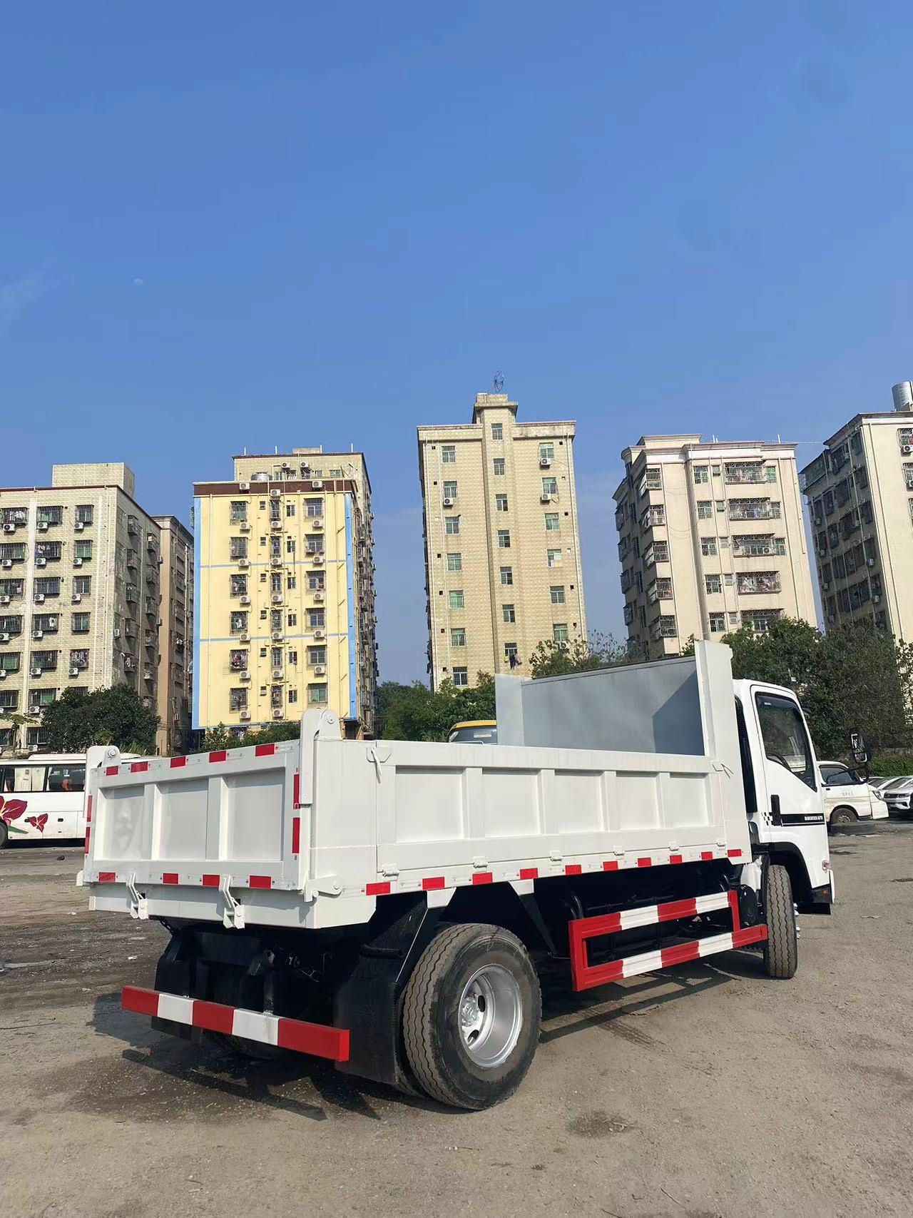 Good Used Isuzu 700P Dump Truck(图8)