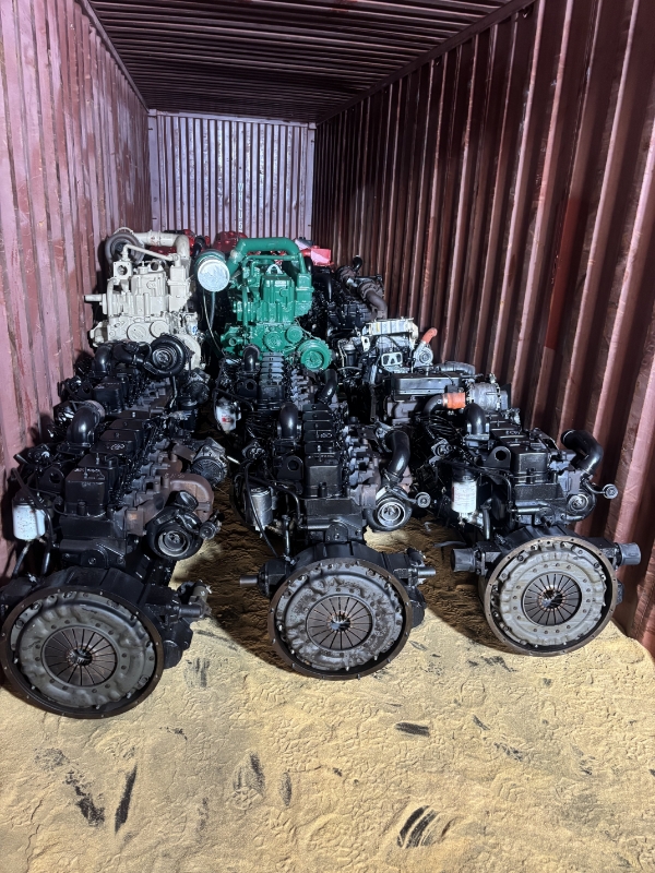 Exportación Exitosa: Motores 6BT e ISM11 Empaquetados en Contenedores 40HQ con Rumbo a Colombia(图1)