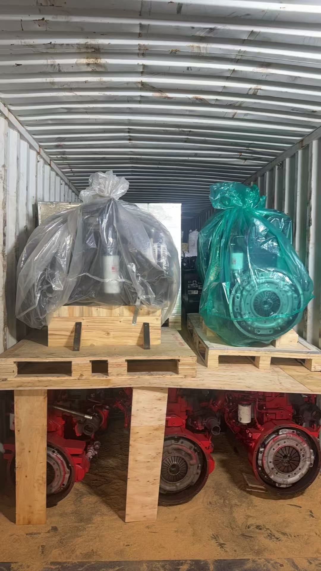 ¡Envío exitoso! Motores 6BT y 4BT embarcados en contenedor 40HQ con destino a El Salvador(图3) ¡Envío exitoso! Motores 6BT y 4BT embarcados en contenedor 40HQ con destino a El Salvador(图3)