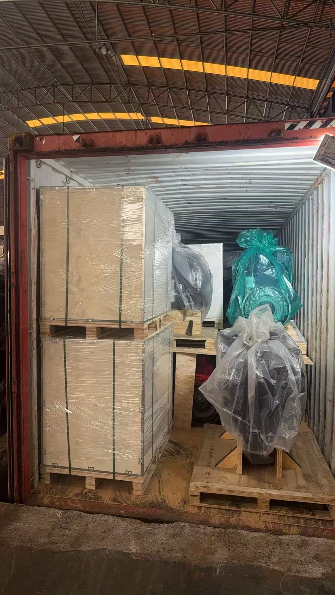 ¡Envío exitoso! Motores 6BT y 4BT embarcados en contenedor 40HQ con destino a El Salvador(图4) ¡Envío exitoso! Motores 6BT y 4BT embarcados en contenedor 40HQ con destino a El Salvador(图4)