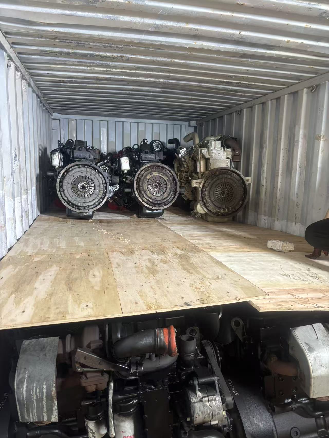Motores, arrancadores, generadores y repuestos Cummins se están enviando a El Salvador.(图6)