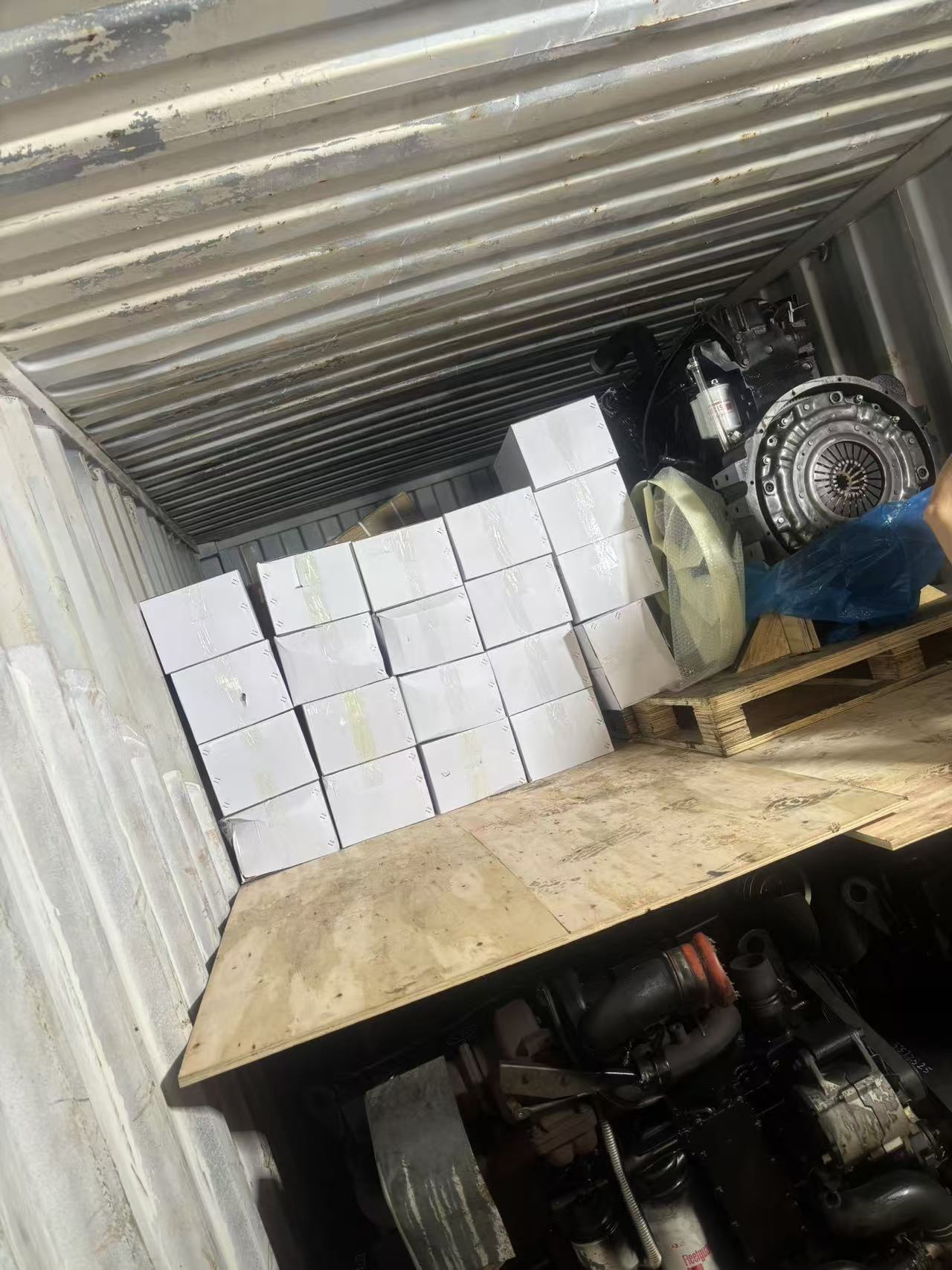 Motores, arrancadores, generadores y repuestos Cummins se están enviando a El Salvador.(图7)