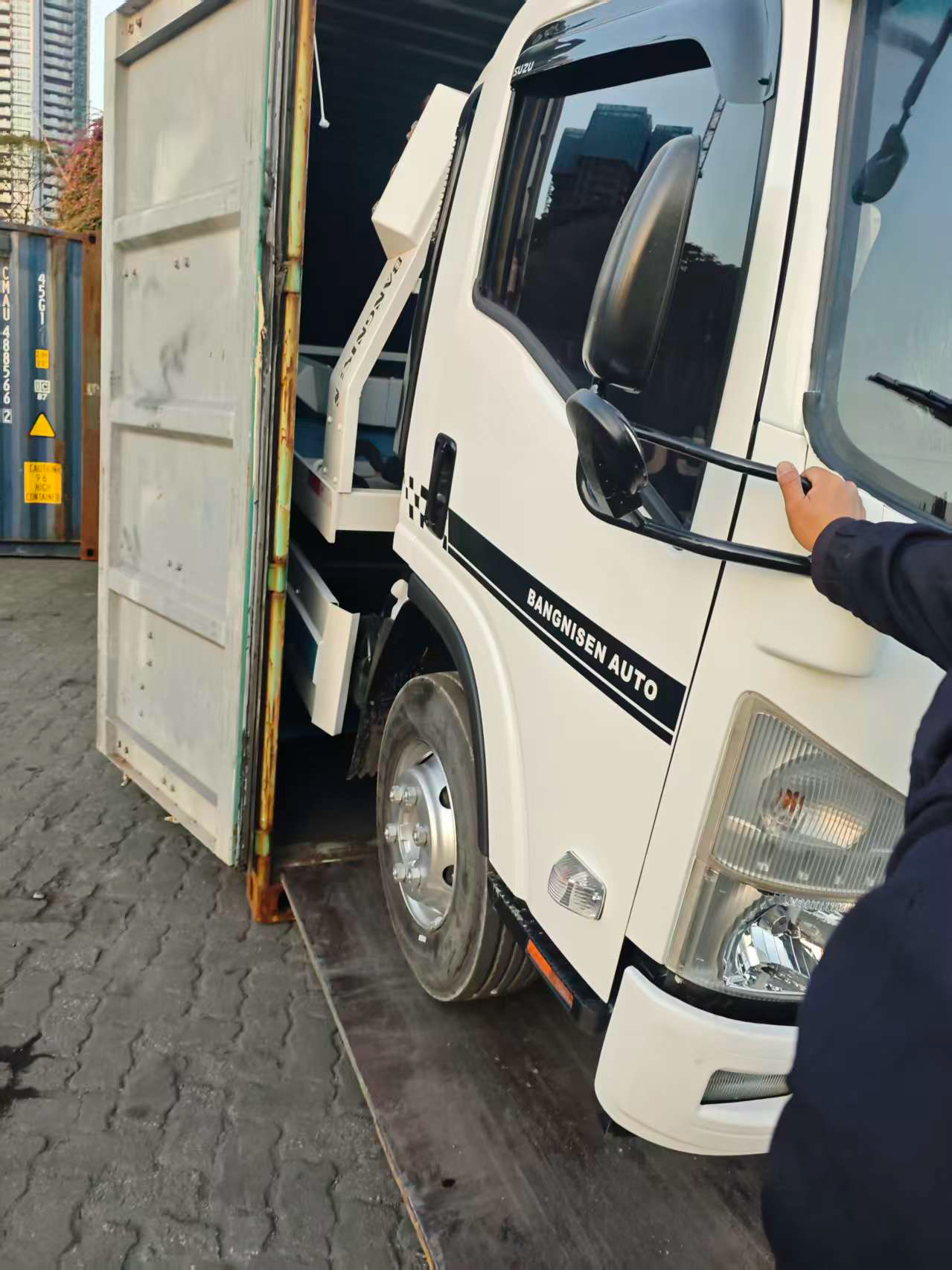 2 units 700P tow truck with blue platforms Shipped to El Salvador(图2)