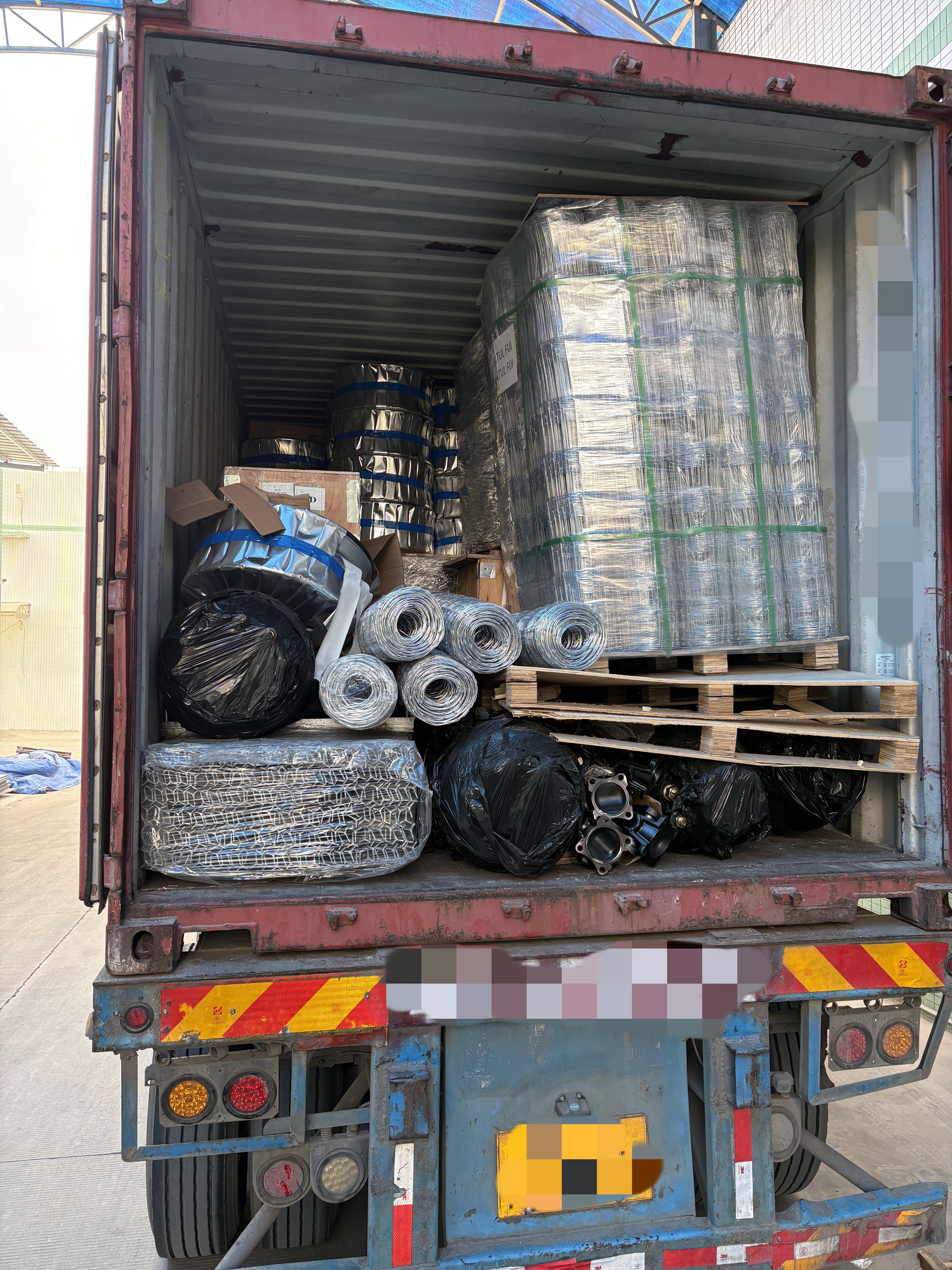 Truck Parts Shipped to Fiji in 40HQ Container(图3)