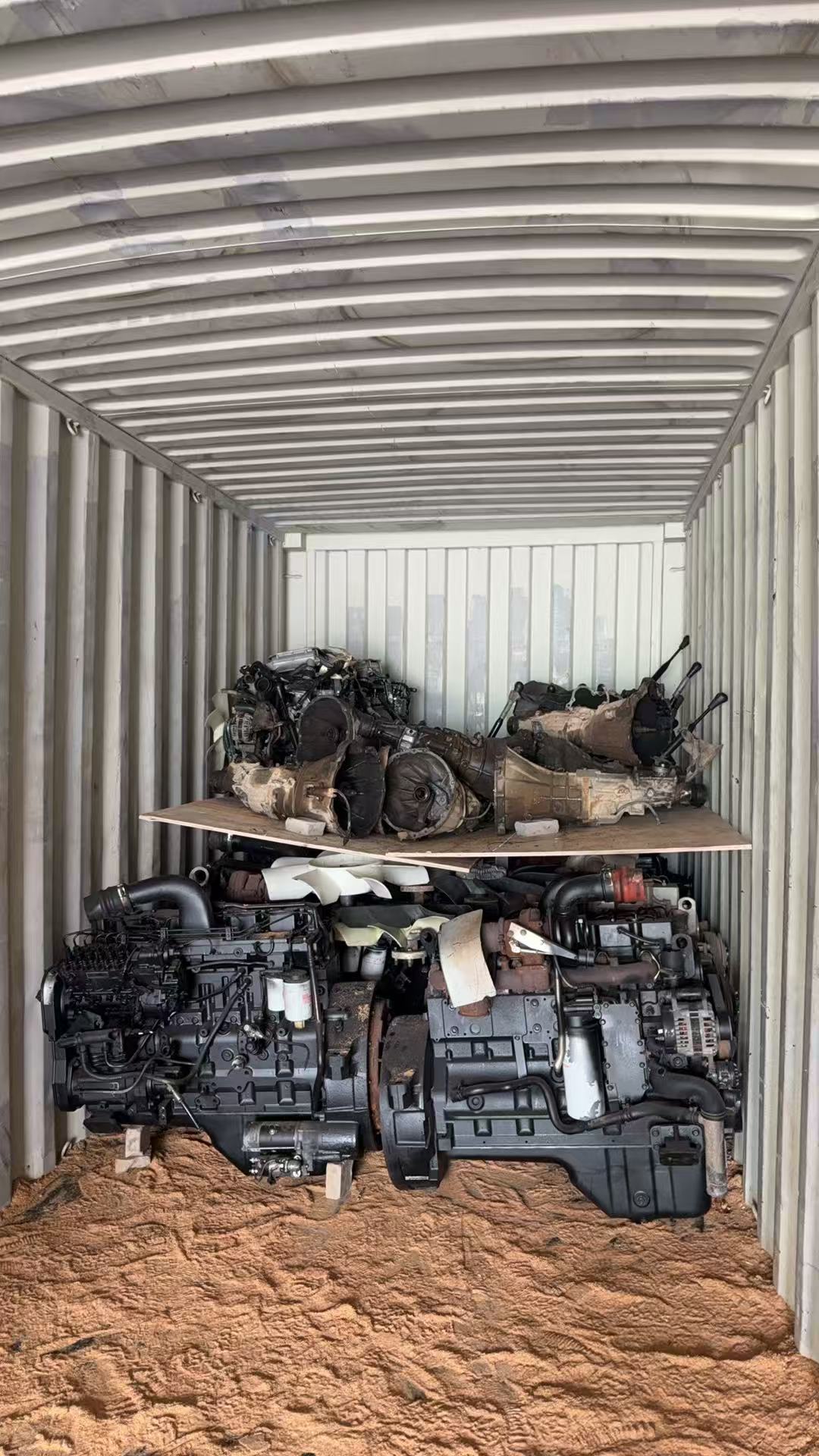 The new engines 7/8, along with the new engines, were shipped to Mexico in a 40HQ container.(图1) The new engines 7/8, along with the new engines, were shipped to Mexico in a 40HQ container.(图1)