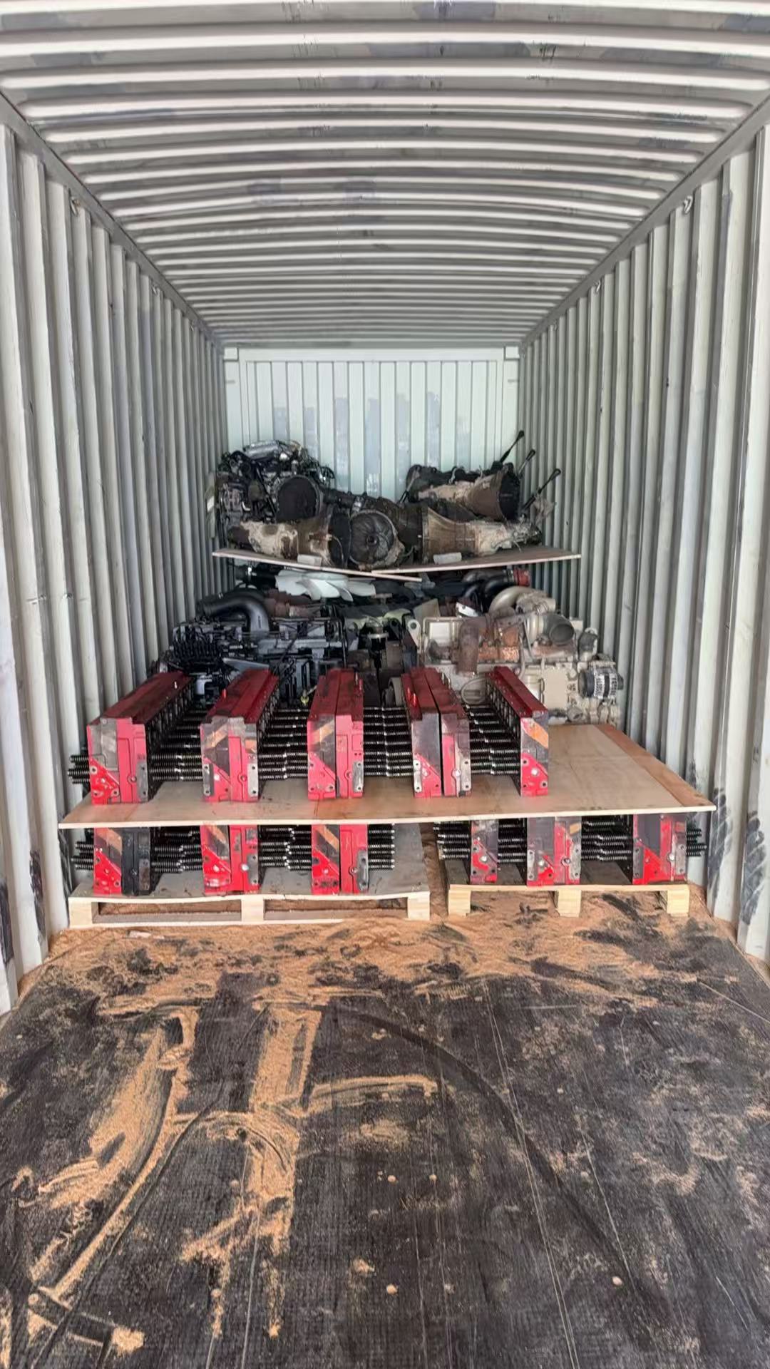The new engines 7/8, along with the new engines, were shipped to Mexico in a 40HQ container.(图2) The new engines 7/8, along with the new engines, were shipped to Mexico in a 40HQ container.(图2)