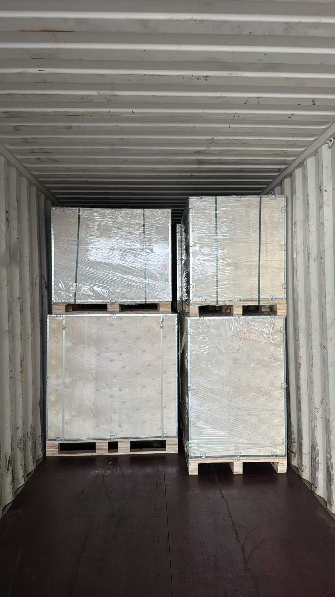 Contenedor de 40 pies (High Cube) cargado con motores 6BT, 6CT y 6LT totalmente nuevos.(图2)