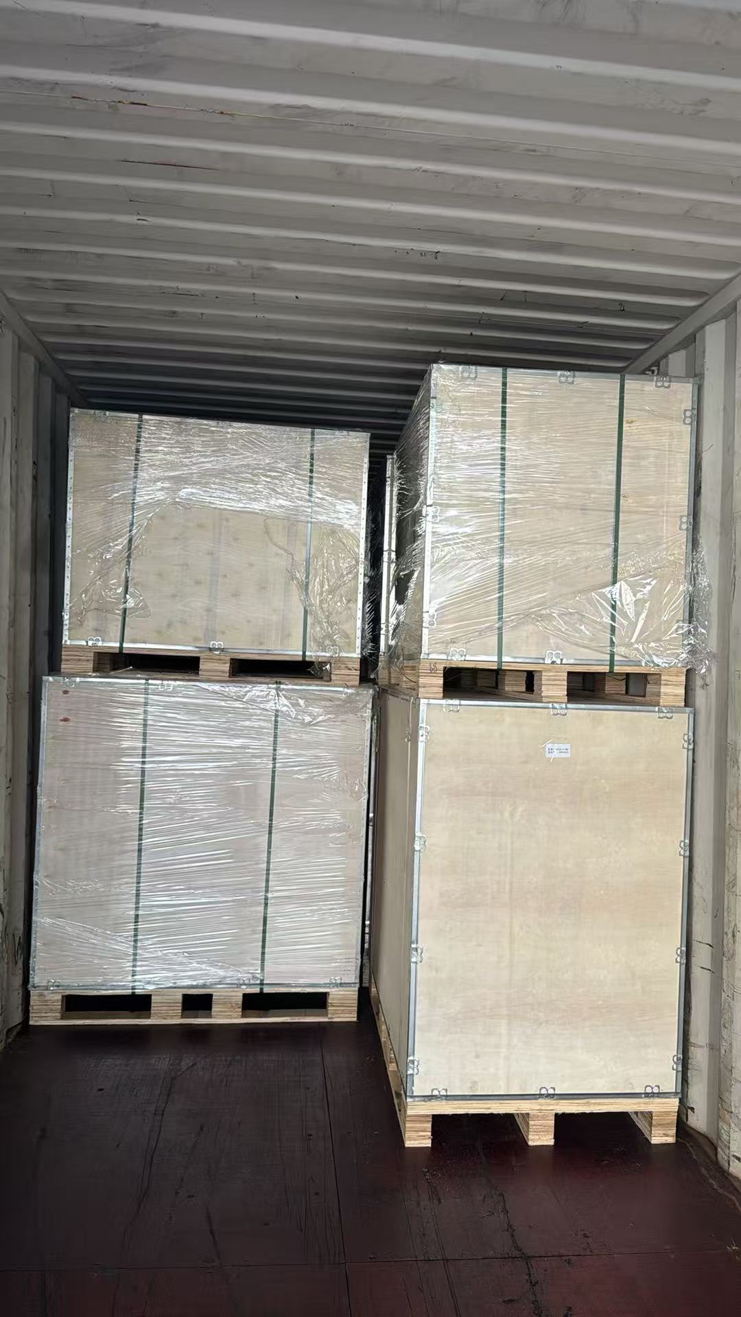 Contenedor de 40 pies (High Cube) cargado con motores 6BT, 6CT y 6LT totalmente nuevos.(图5)