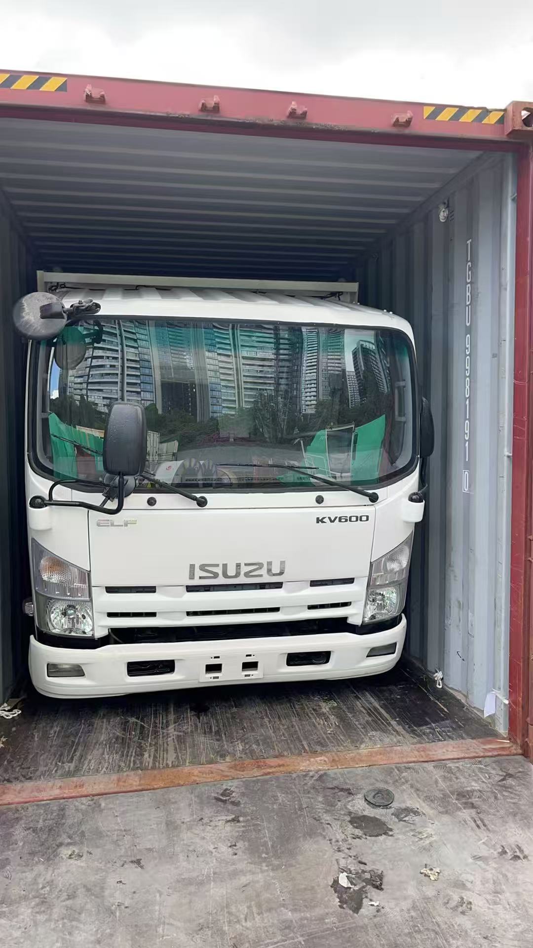 2 unit ISUZU KV600 tow trucks load in a 40HQ container to El Salvador(图3) 2 unit ISUZU KV600 tow trucks load in a 40HQ container to El Salvador(图3)