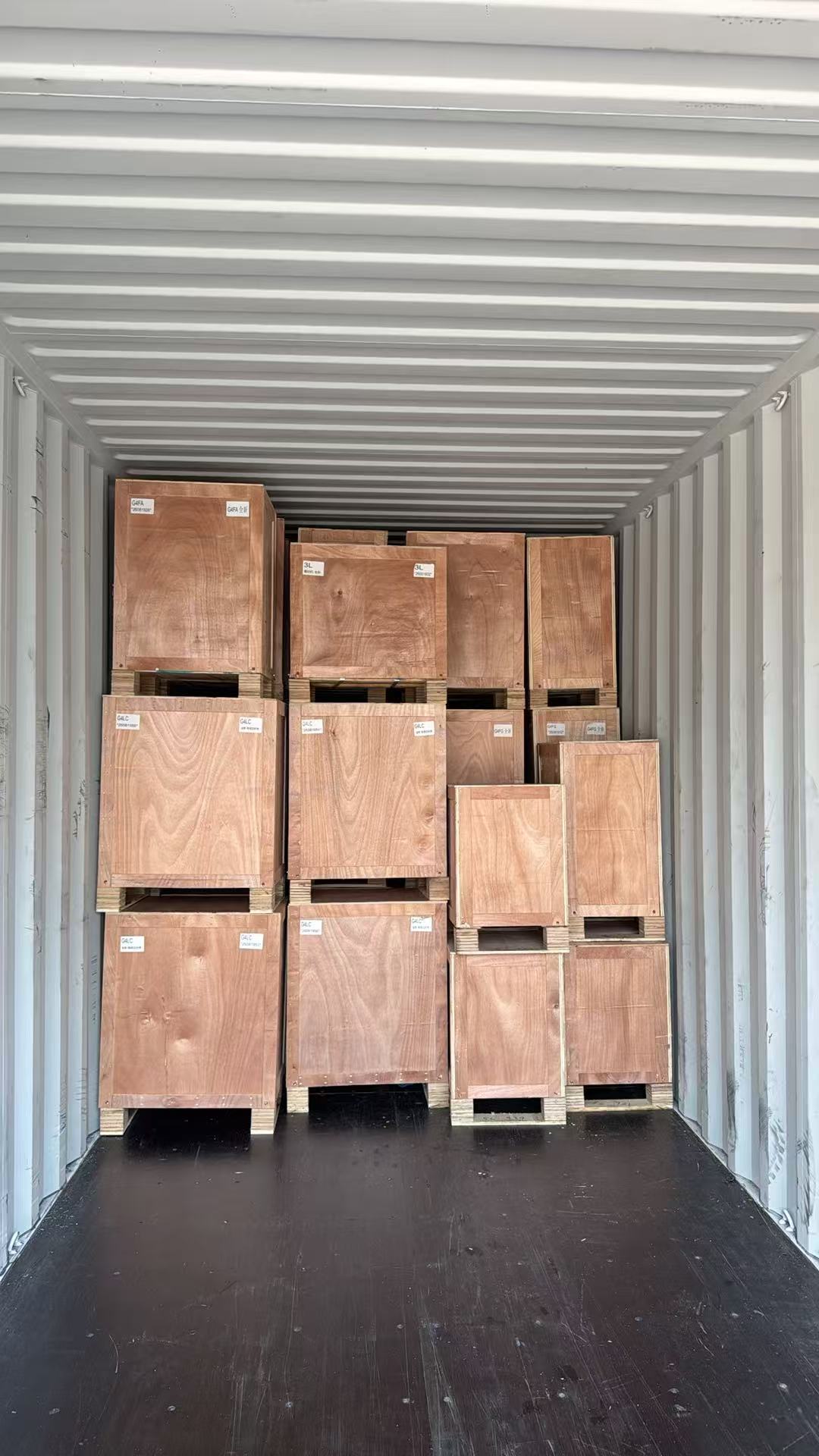 40HQ container loaded with new long block engines to Chile(图4)