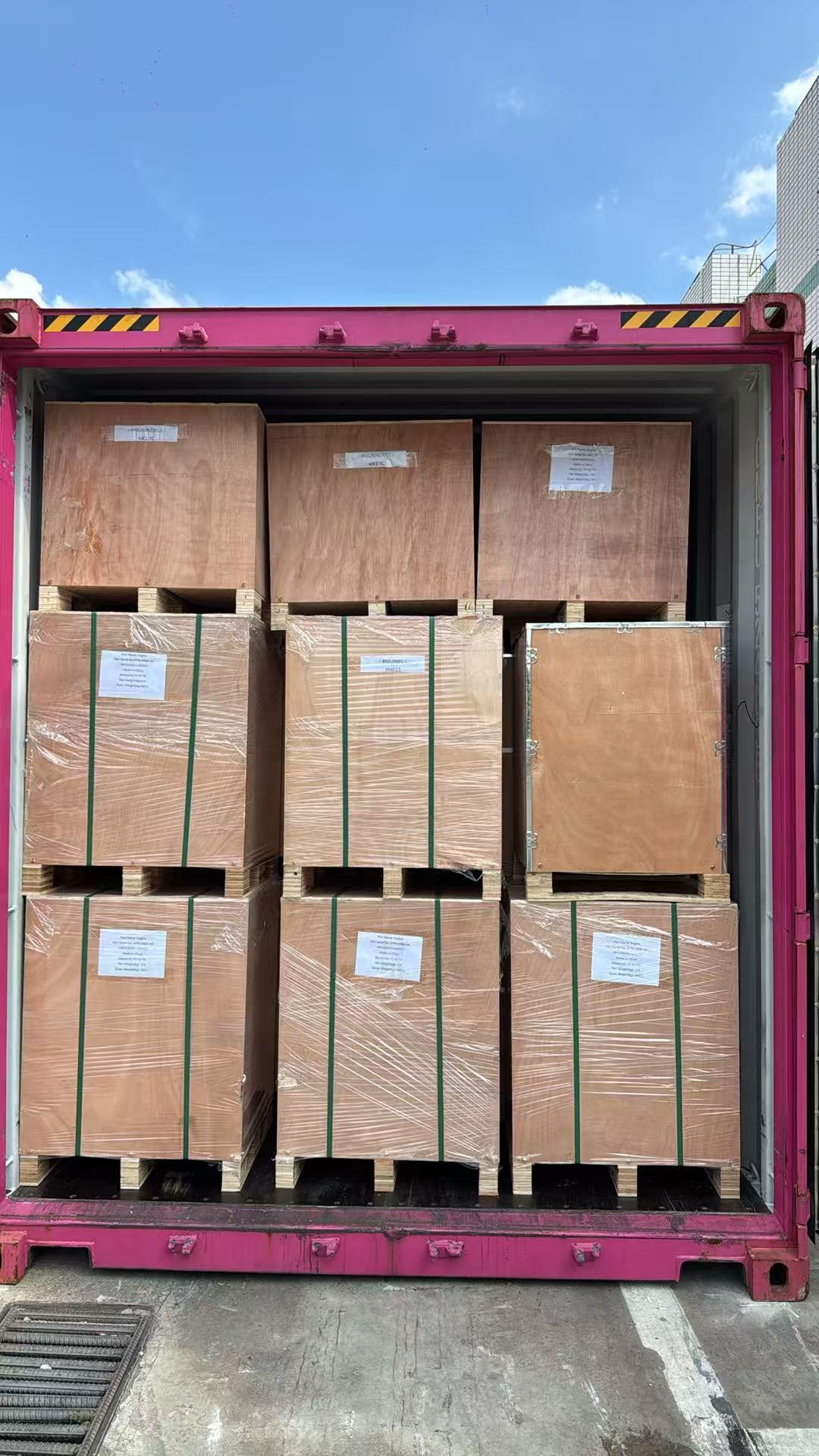 40HQ container loaded with new long block engines to Chile(图3)